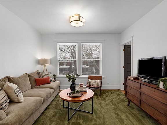 3rd image of 4556 Commonwealth St #2