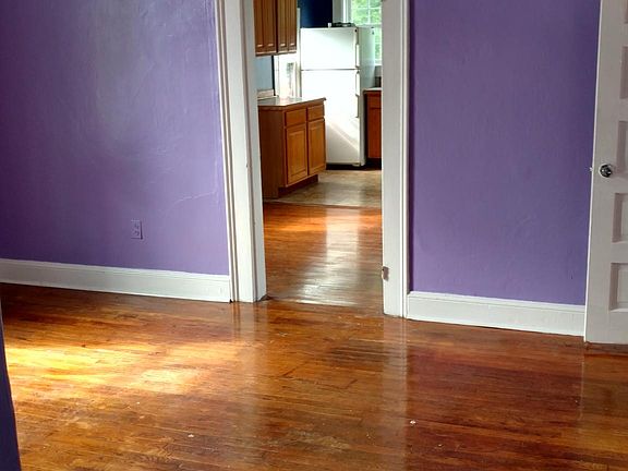 5th image of 102 Kidwell Ave APT 3