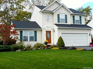 5511 Twilight Ln, Lockport, NY 14094