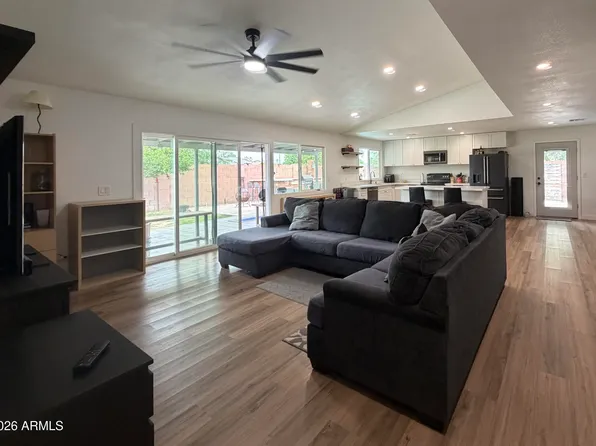 2250 E KATHLEEN Road, Phoenix, AZ 85022