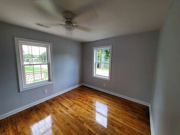 4th image of 1215 Walnut St