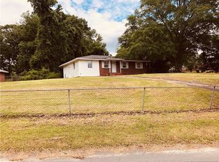 413 Lansdowne Rd, Fayetteville, NC 28314