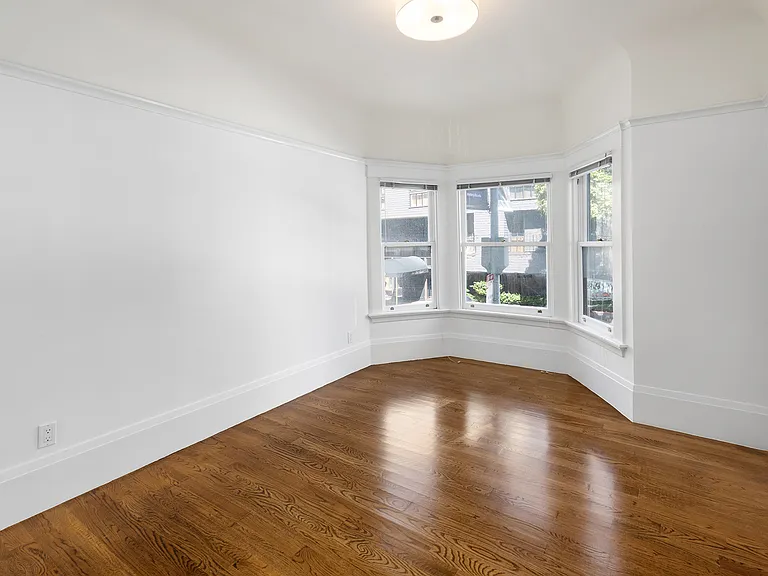 929 Pine Street — Photo 14