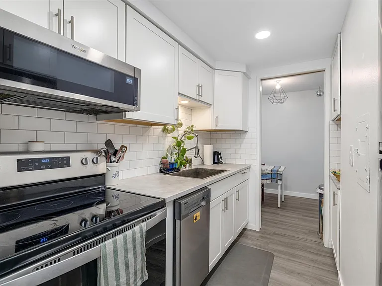 8200 E Jefferson Ave #506 — Photo 14