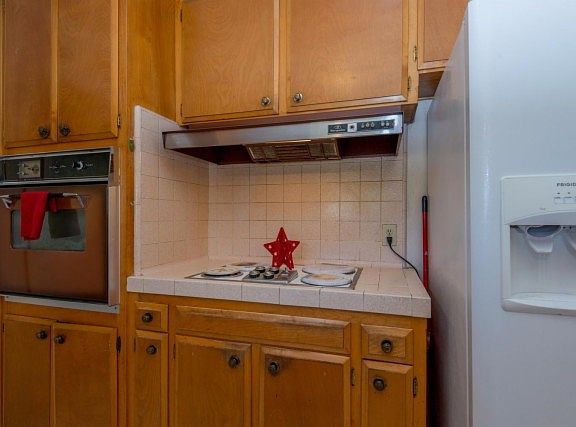 3rd image of 3534 N Virginia Ln
