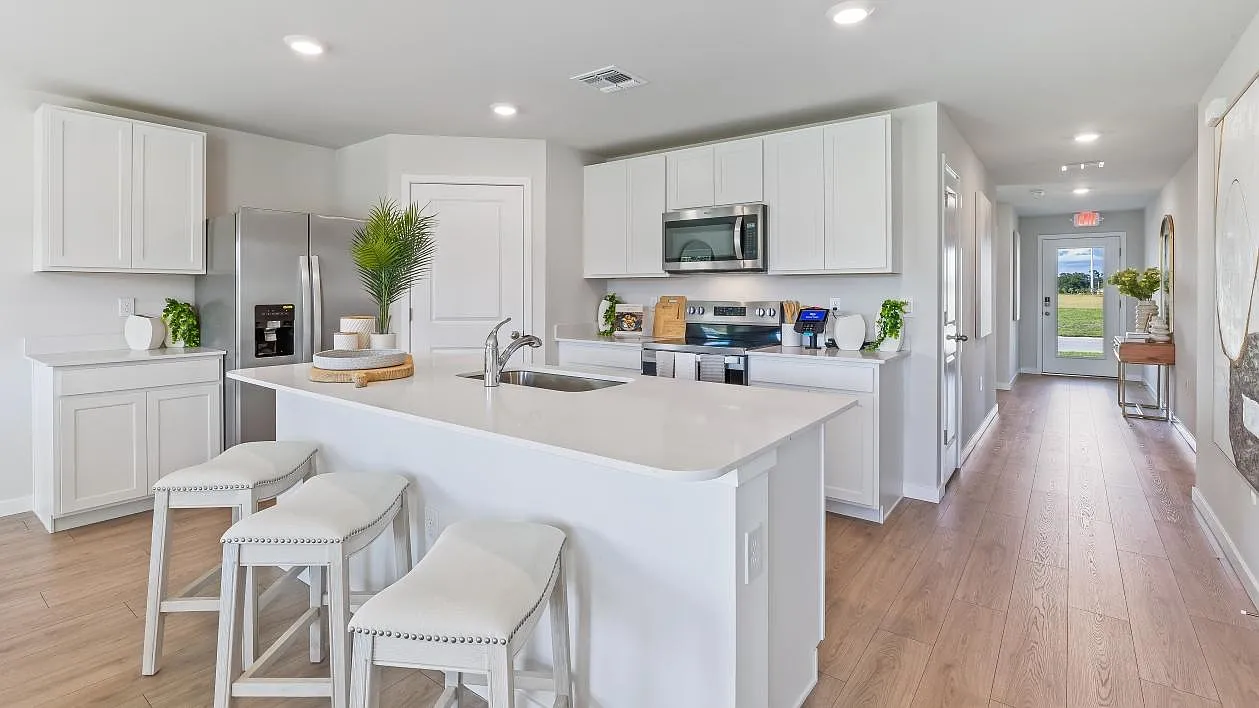 540 Ilaria Court — Photo 2