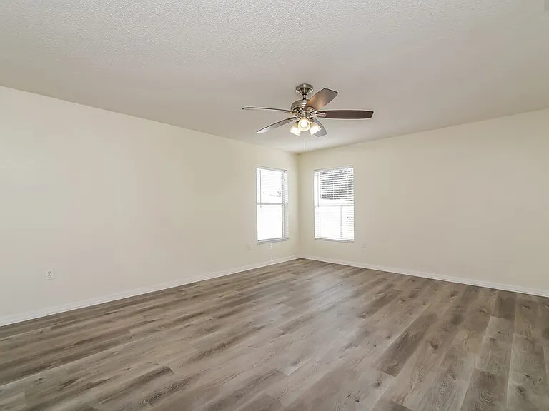 7172 Summit Dr — Photo 10