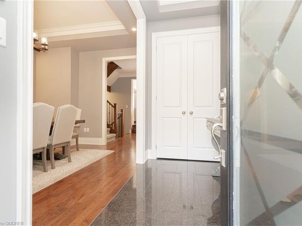 Additional property image - 216 Rebecca St, Oakville, ON L6K 1J9