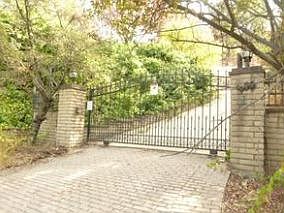 1st image of 600 Highland Dr