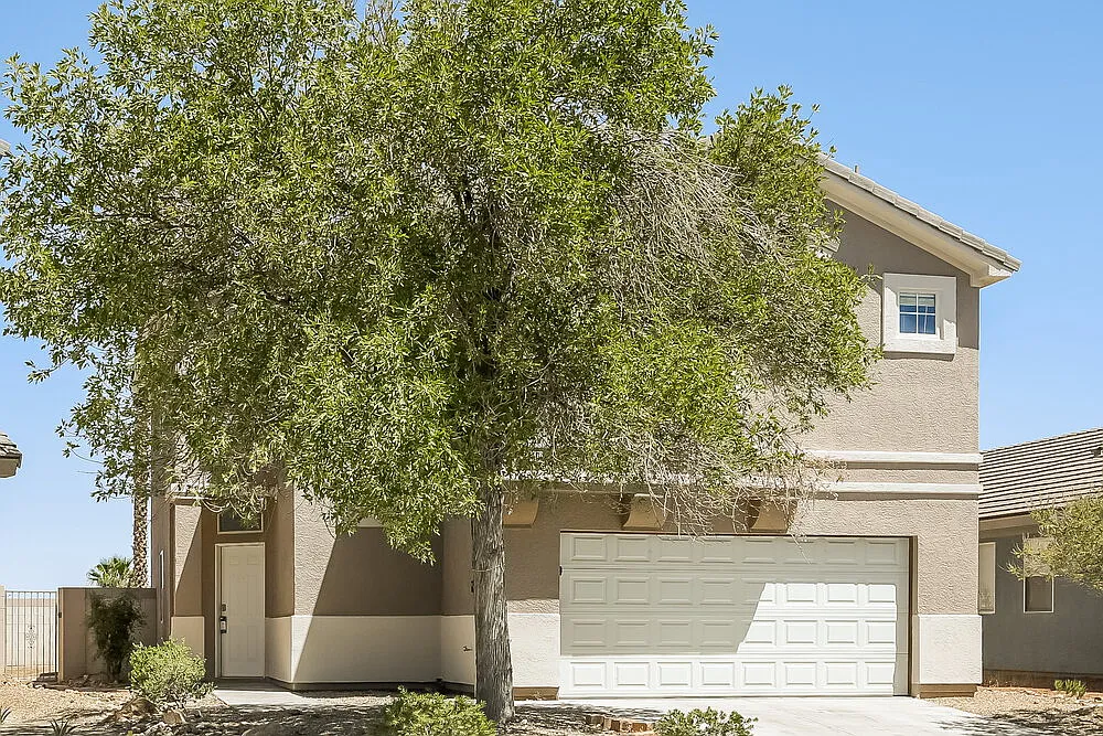 4 bed, 2.5 bath, 2090 sqft, $2,285 — Photo 4