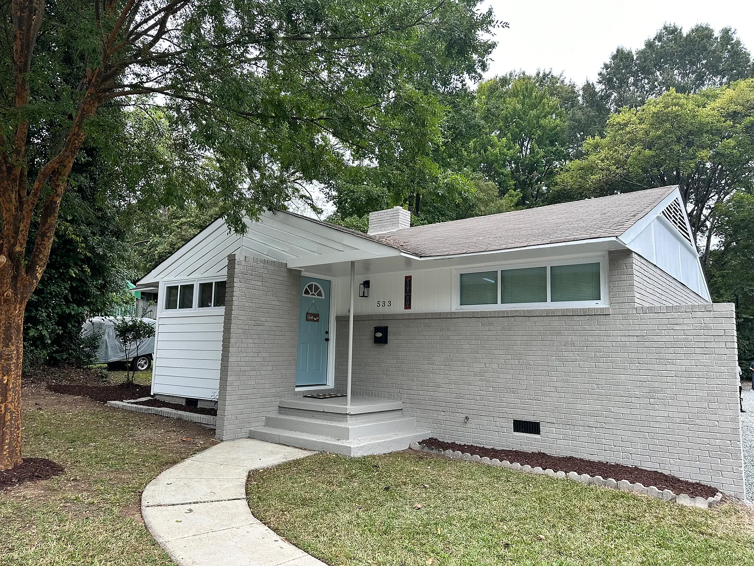 2 bed, 1040 sqft, $2,200 — Photo 1