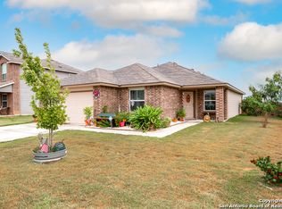 916 Bexley Dr, Seguin, TX 78155