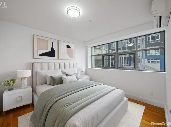 90-02 Queens Boulevard image 4 of 10