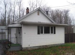 796 Beach Rd, Angola, NY 14006