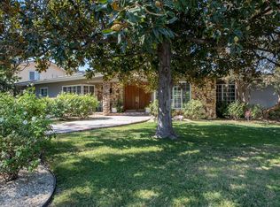 17401 Weddington St, Encino, CA 91316