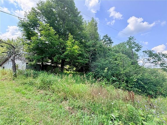 3rd image of 32420 Carpenter Rd