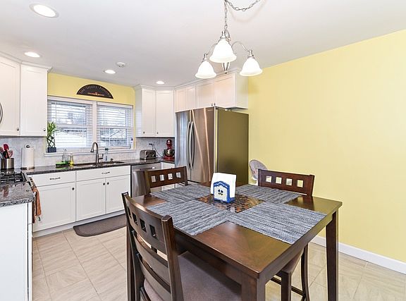 4th image of 10040 S 53rd Ave