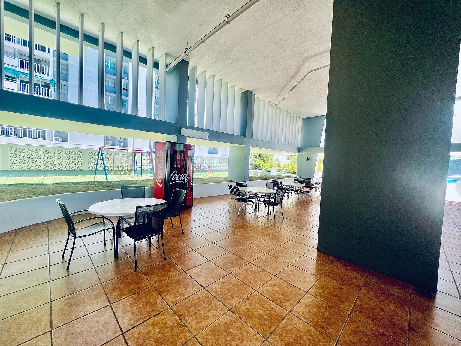 2 bed, $1,800 — Photo 4
