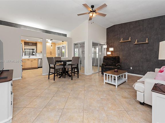 2nd image of 715 SE 22nd Ln