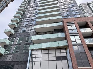 430 Square One Dr #2405, Mississauga, ON L5B 0E2