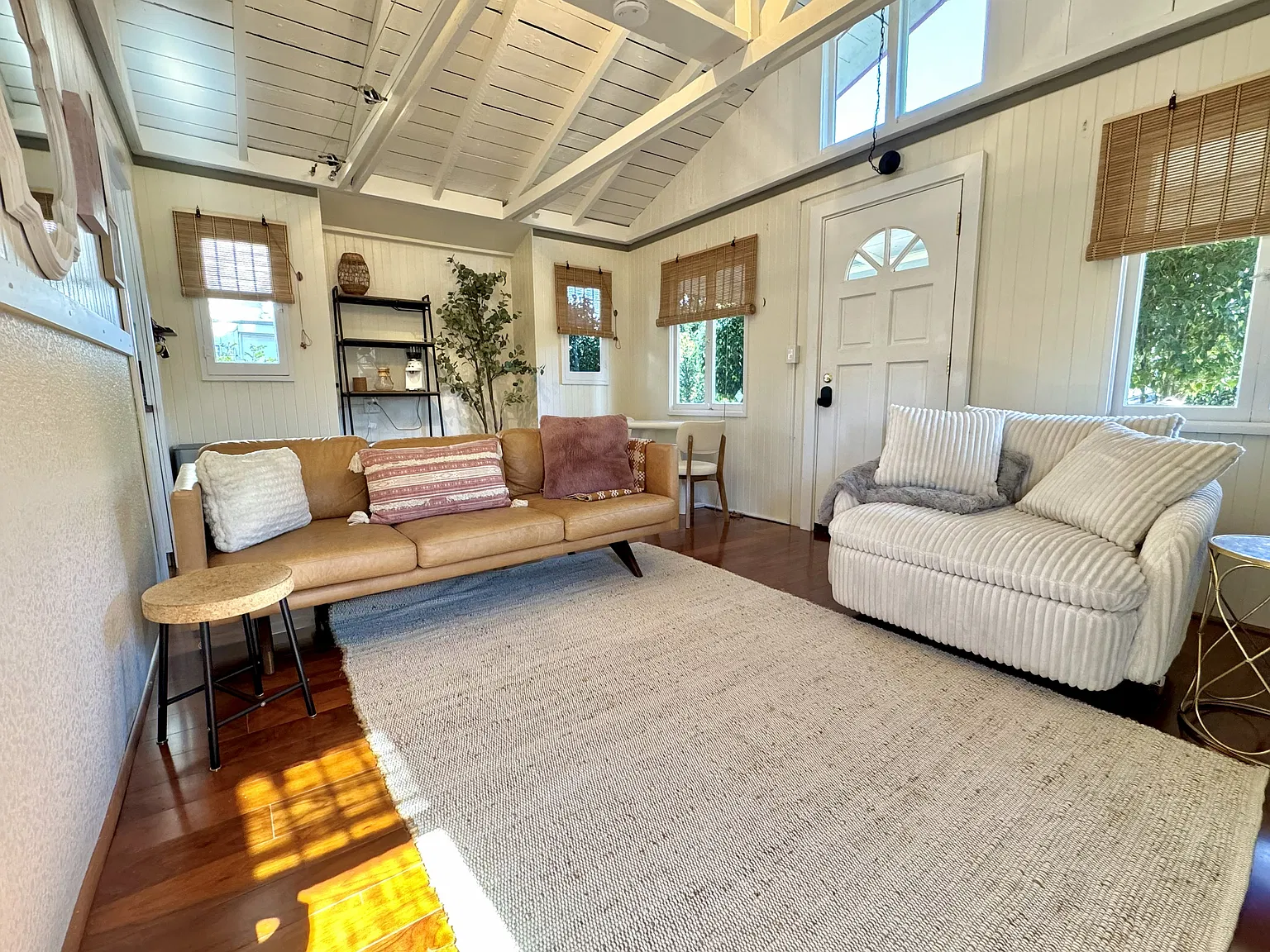 2 bed, 750 sqft, $6,500 — Photo 2