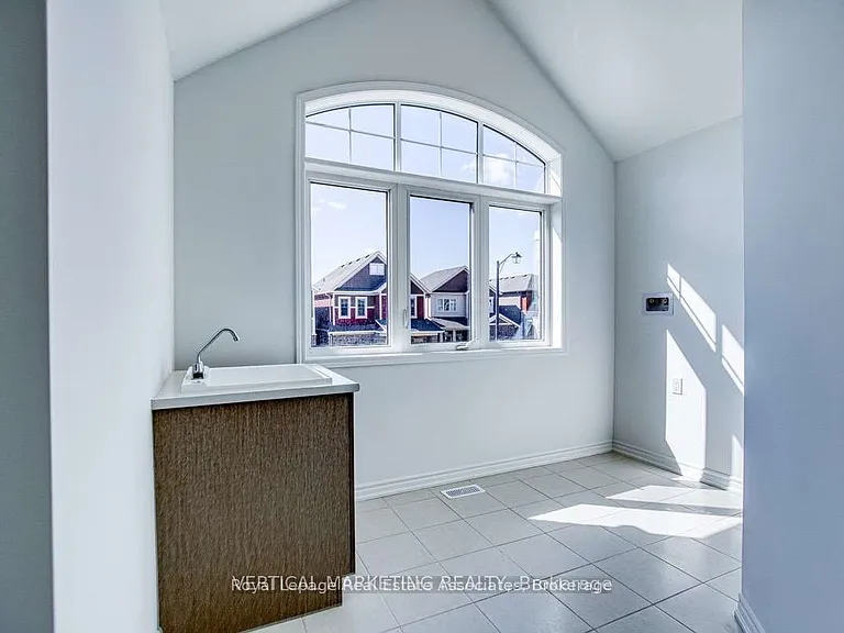 47 Routley St — Photo 8