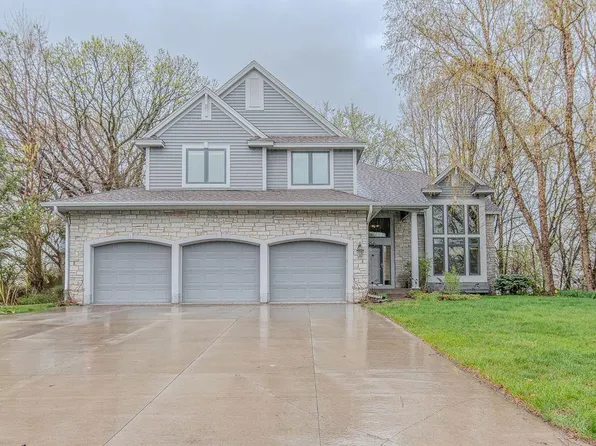 13856 Essex Trl, Apple Valley, MN 55124