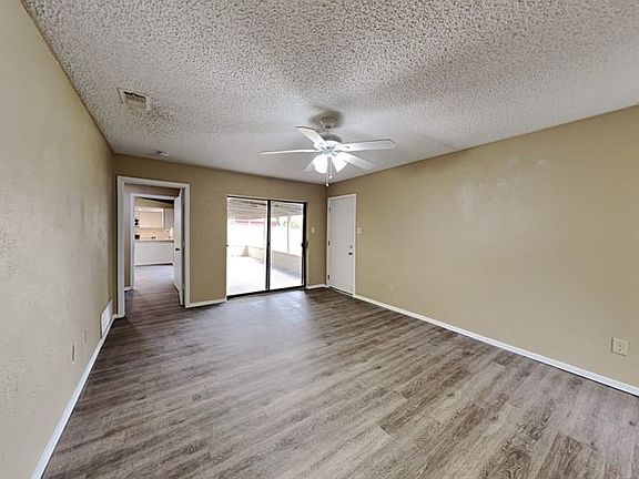 5th image of 428 Newcastle Dr