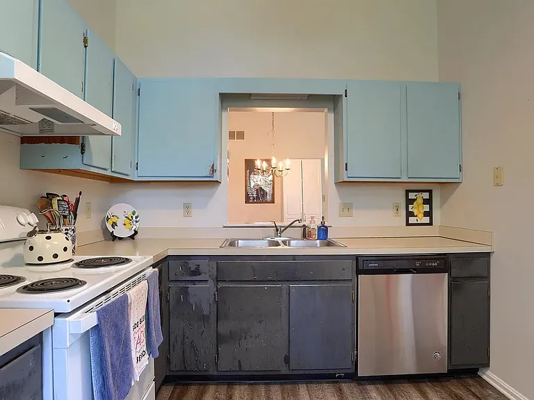 2561 N 18th St #C2 — Photo 3
