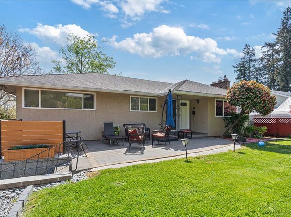 104 Burnett Rd, View Royal, BC V9B 4P7