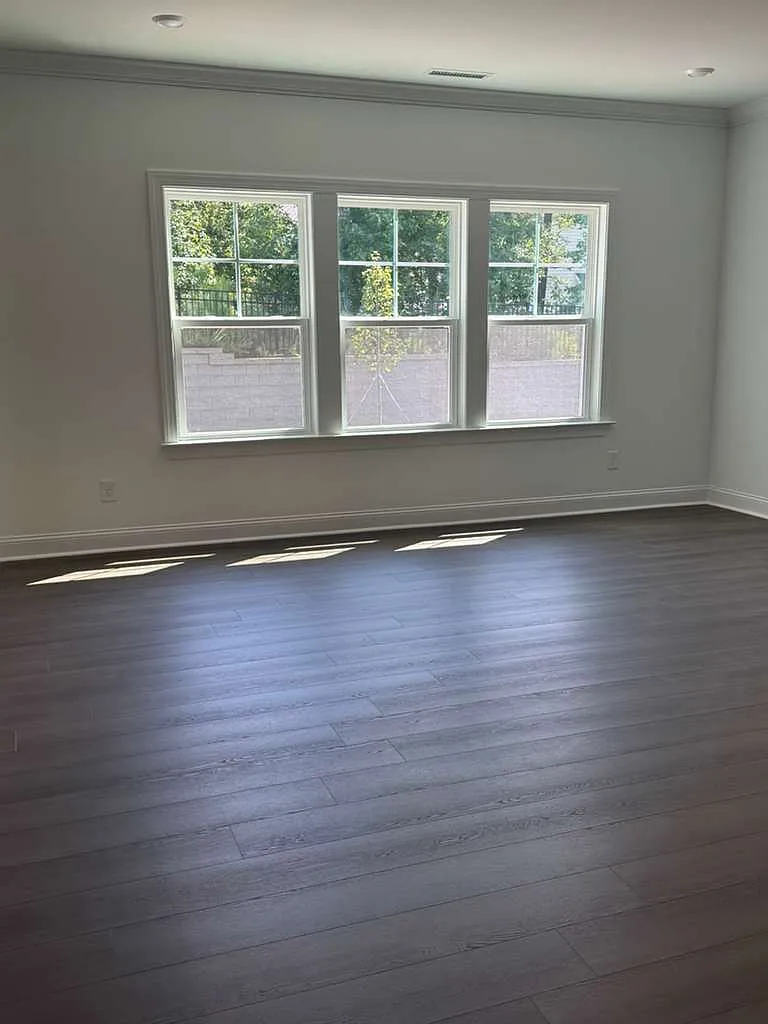 5 bed, 2638 sqft, $2,650 — Photo 3