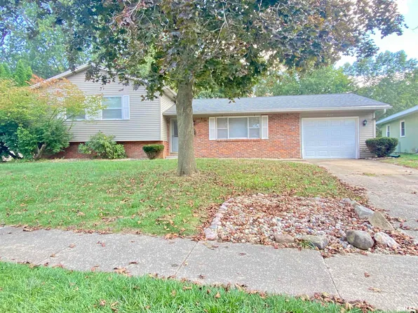 842 Roanoke Dr, Springfield, IL 62702