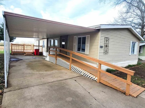 2201 Rancho Blvd, Quincy, IL 62305