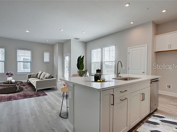 4th image of 1120 Mahonia Ct