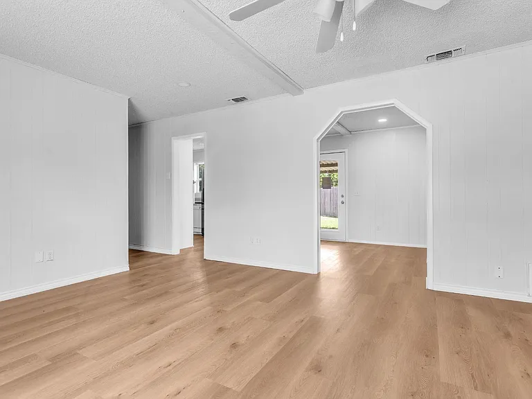 200 Linden St — Photo 25
