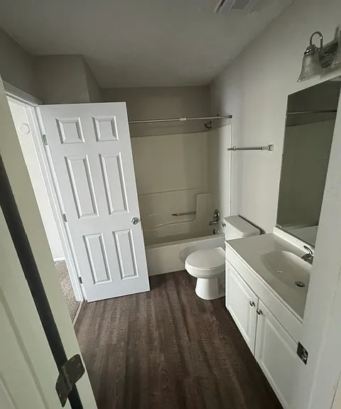 3952 Bronson Ct — Photo 11