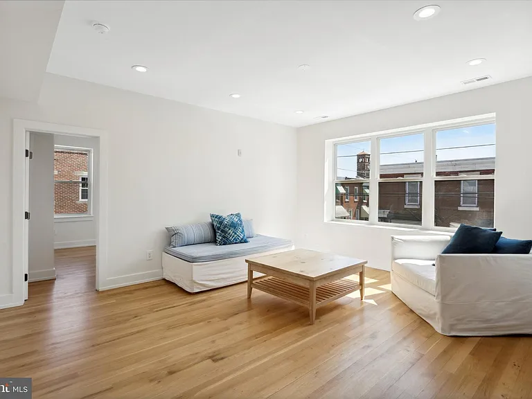 1754 S Chadwick St #1 — Photo 6