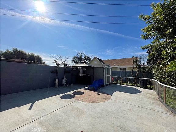 4th image of 5017 Long Beach Ave