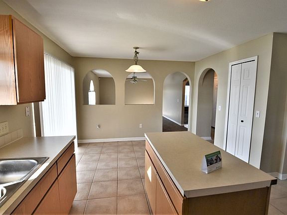 5th image of 12811 Lake Vista Dr