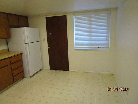 4th image of 1028 Illinois St APT B