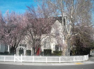2 Heritage Wood Cir, Sacramento, CA