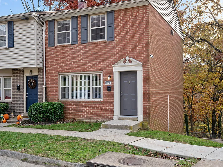 Fairway Ridge Apartments and Townhomes — Photo 6