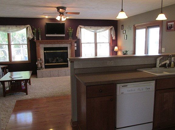 5th image of 139 W Linda Ave