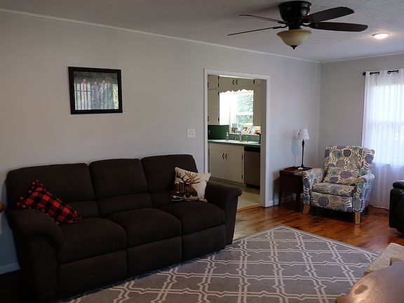 2nd image of 18317 Osgood Ln