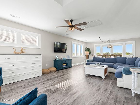 2nd image of 598 Ocean Boulevard W