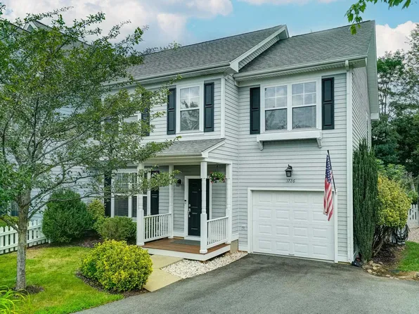 1726 Clay Dr, Crozet, VA 22932