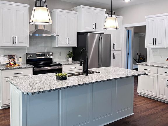 4th image of 3604 Greystone Drive