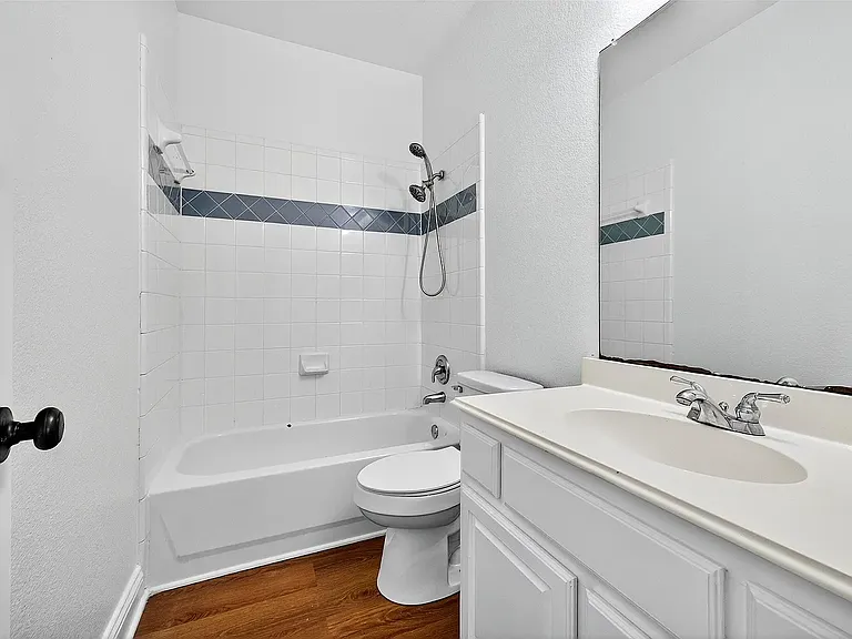 501 Harris St — Photo 6