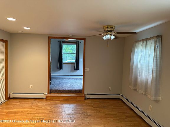 4th image of 3153 Ridgeway Blvd