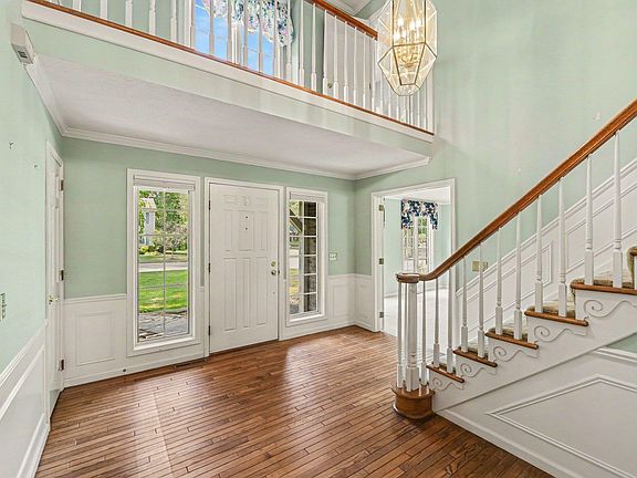 5th image of 15730 Durham Way